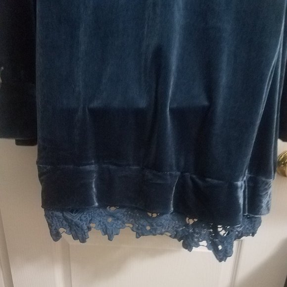 Suzanne Betro Cobalt Blue Velvet Duster Size Large (NWT) 5 star favorite! - Picture 3 of 5